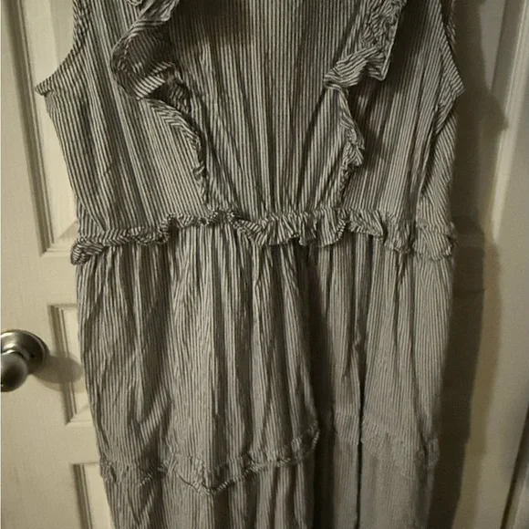 J. Crew Light Gray Tiered Ruffle V-Neck Midi Dress - Picture 3 of 5